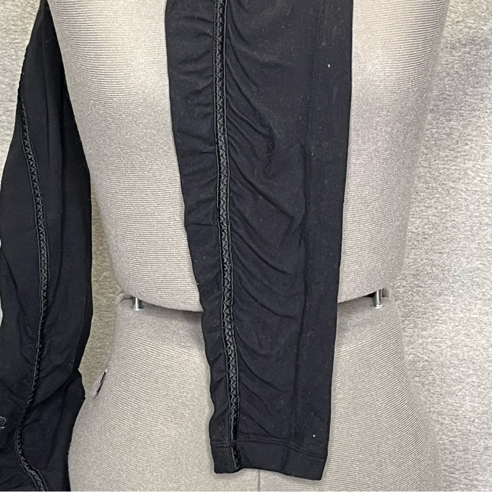 Lululemon black legging with dance skirt size 4 - Picture 6 of 6